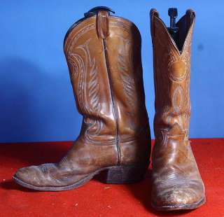 LOT 8 PR MENS/WOMENS COWBOY WESTERN LEATHER BOOTS  