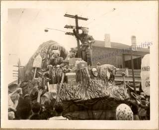 1950s New Orleans Louisiana Mardi Gras Float Throwing Beads Skull 