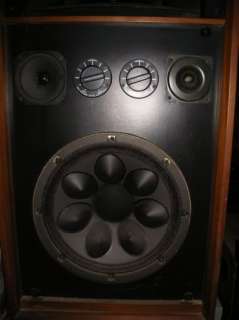   SPEAKERS and Cabinets Vintage Model 5341 Very Good Condition!  