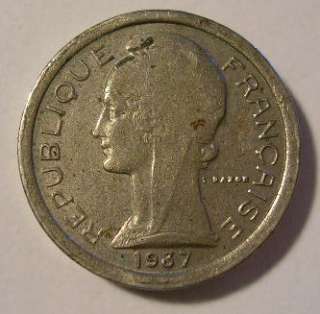 This is a vintage Public Telephone Token used in France in 1937.  It 