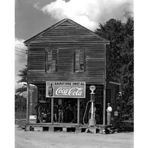  Walker Evans: Crossroads General Store and Post Office 