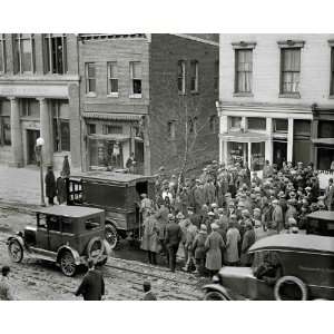 Police Raid on Gambling Den on E Street Washington Dc 1925 8 1/2 X 11 