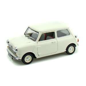  1959 Morris Mini Minor 1/18 White: Toys & Games