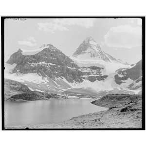  Mt. Assiniboine & lake,Alberta,Canada