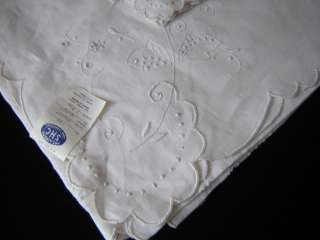 Beautiful Vintage Portugal Embroidered Linen Tablecloth & Napkins 