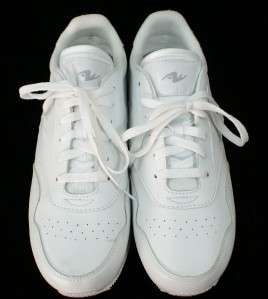 Womens 10.0 ATHLETIC WORKS ( 61 ) Cross Training White Shoes  
