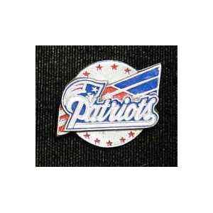  New England Patriots Team Logo Pin (2x): Sports & Outdoors
