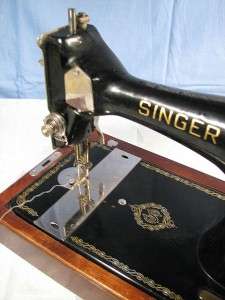 SINGER 128 HAND CRANK SEWING MACHINE CELTIC SWIRL  
