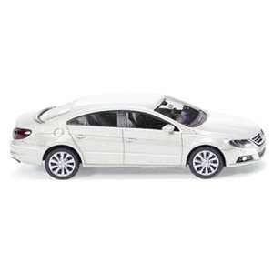  Wiking 006902 VW Passat Coupe candyweiss (1/87) Toys 