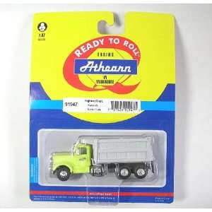  HO RTR Kenworth Dump Truck, Highway Department: Toys 