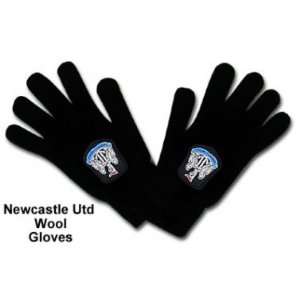 Newcastle United FC. Authentic EPL Knitted Gloves