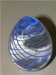VINTAGE HAND BLOWN ART GLASS BLUE SWIRL EGG PAPERWEIGHT  