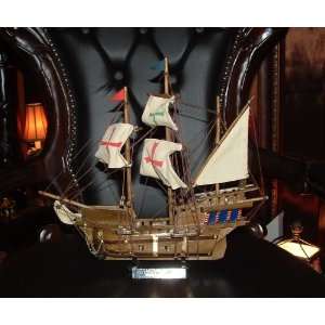 Santa Maria 1492 Collectable Sailing Ship   Handicrafted 14l X 13h X 