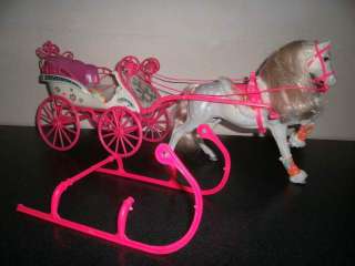 Carrozza/slitta con cavallo Barbie anni 90 a Azeglio    Annunci