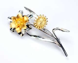Striking Vintage Estate Gold/Silver Flower Pin/Brooch  