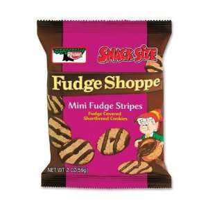  KEB21771   Mini Fudge Stripes Cookie Snack Pack