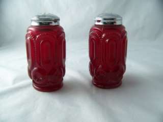 WRIGHT MOON AND STAR RUBY RED SALT & PEPPER SHAKERS # 44 31 L@@K 